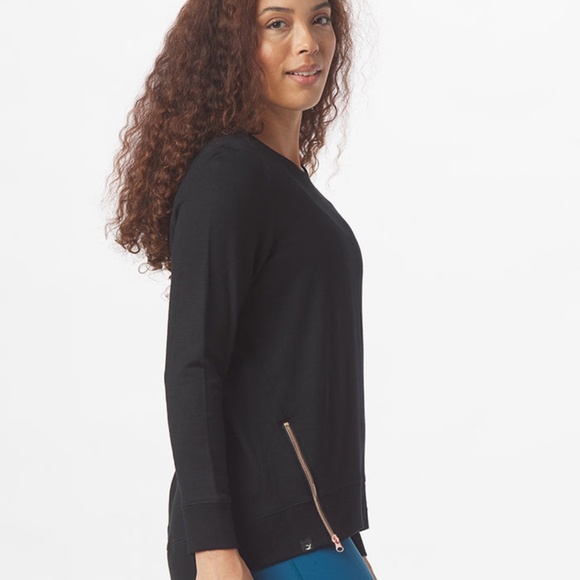 NWT Glyder Adore Long Sleeve Black Top Size XS Soft Stretchy Layering Tee - Picture 3 of 5